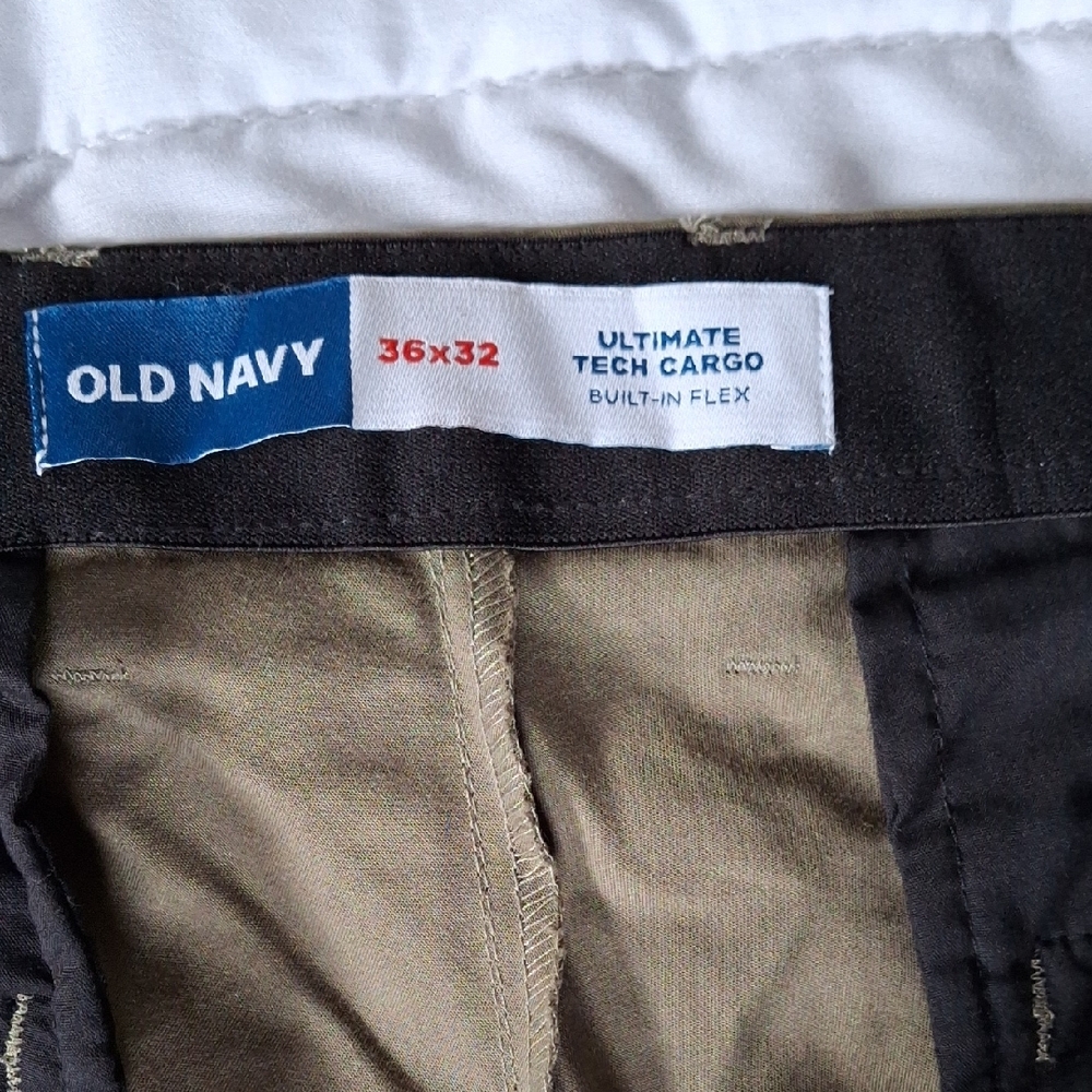 Old Navy Ultimate Tech Cargo Pants - Black and Tan
